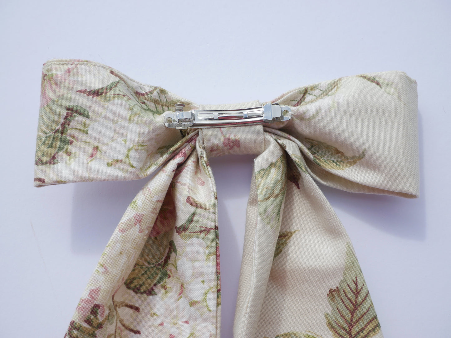 The hydranger linen bow large